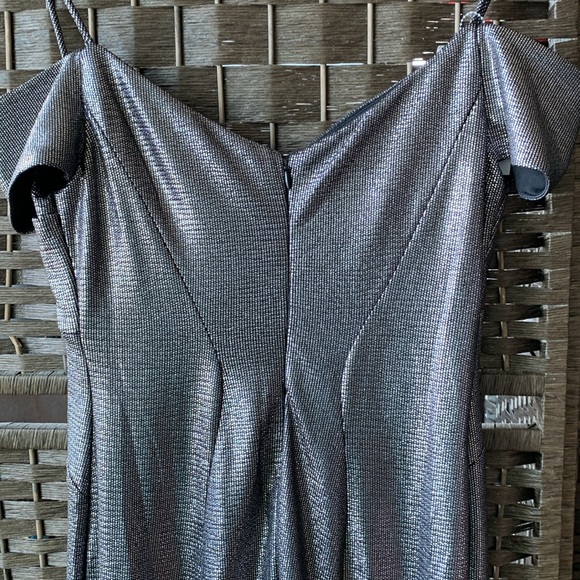 Nightway Petite Off Shoulder Metalic Gown Dress Size 4P - Picture 11 of 12